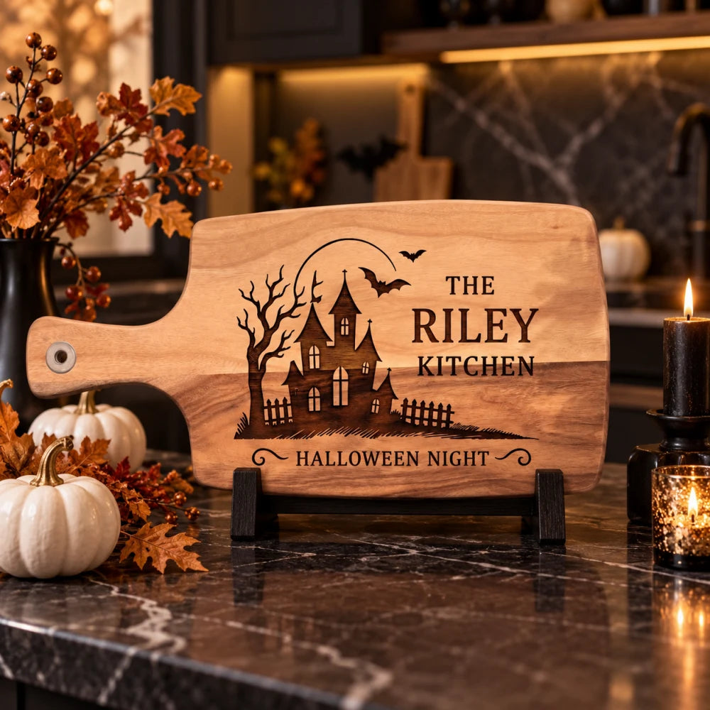 Halloween_haunted_house_engraved_board_on_stand