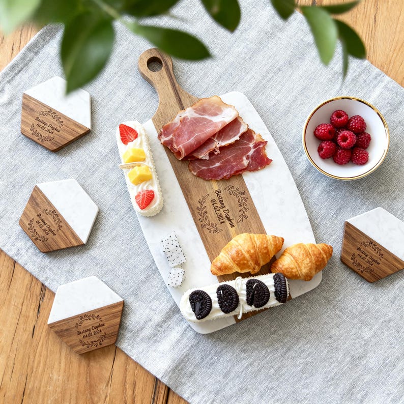 Personalized Marble & Wood Cheese Board with 4 Coasters - Wedding Gift